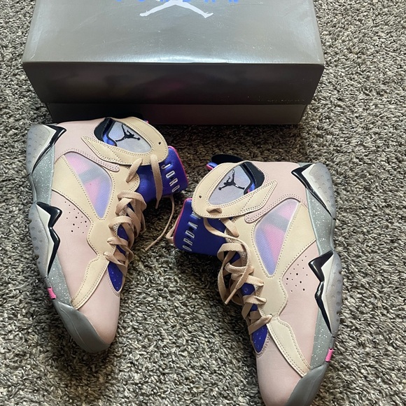 Jordan 7 Retro SE
Sapphire - Picture 2 of 11